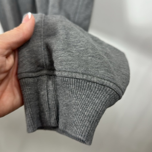 Lululemon Women’s Gray Joggers size 6 - Picture 3 of 9